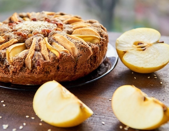 Яблочный пирог с маком без муки — эксперты "Едим Дома" поделились легким во всех смыслах десертом