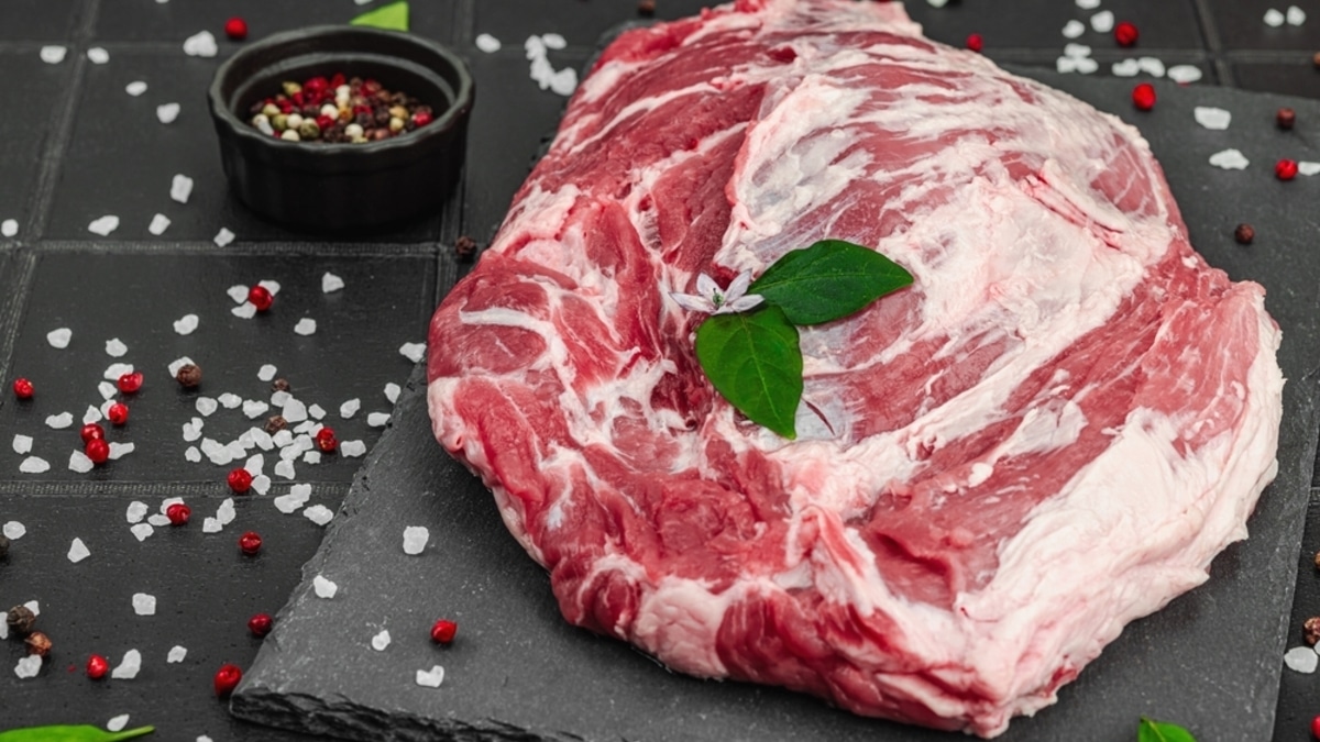Оптовая стоимость свинины снижается: ощутят ли это кошельки россиян?