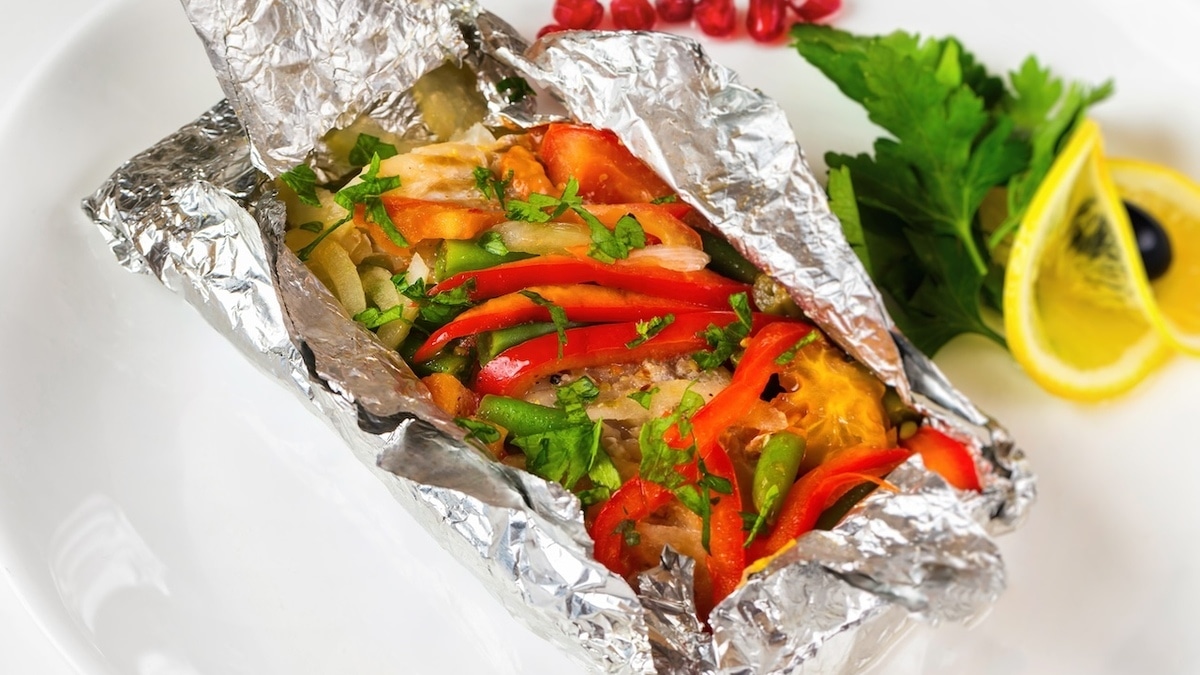 Кулинаров предупредили, какие специи не используют при приготовлении блюд в фольге 