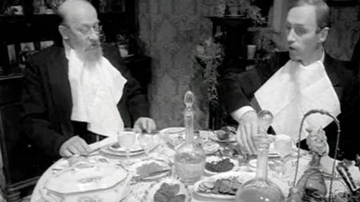 Экзотическое блюдо, которое раньше было популярно в трактирах: чем закусывали Преображенский и Борменталь в "Собачьем сердце" — и рецепт тоже имеется