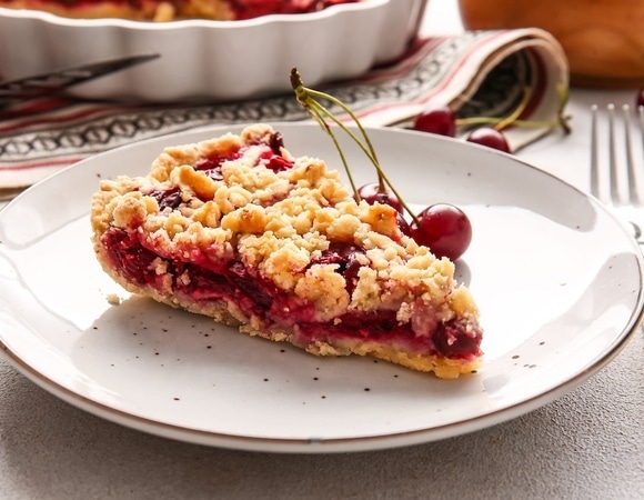 Почему опытные пекари никогда не используют свежие ягоды в песочных пирогах — и нам советуют 