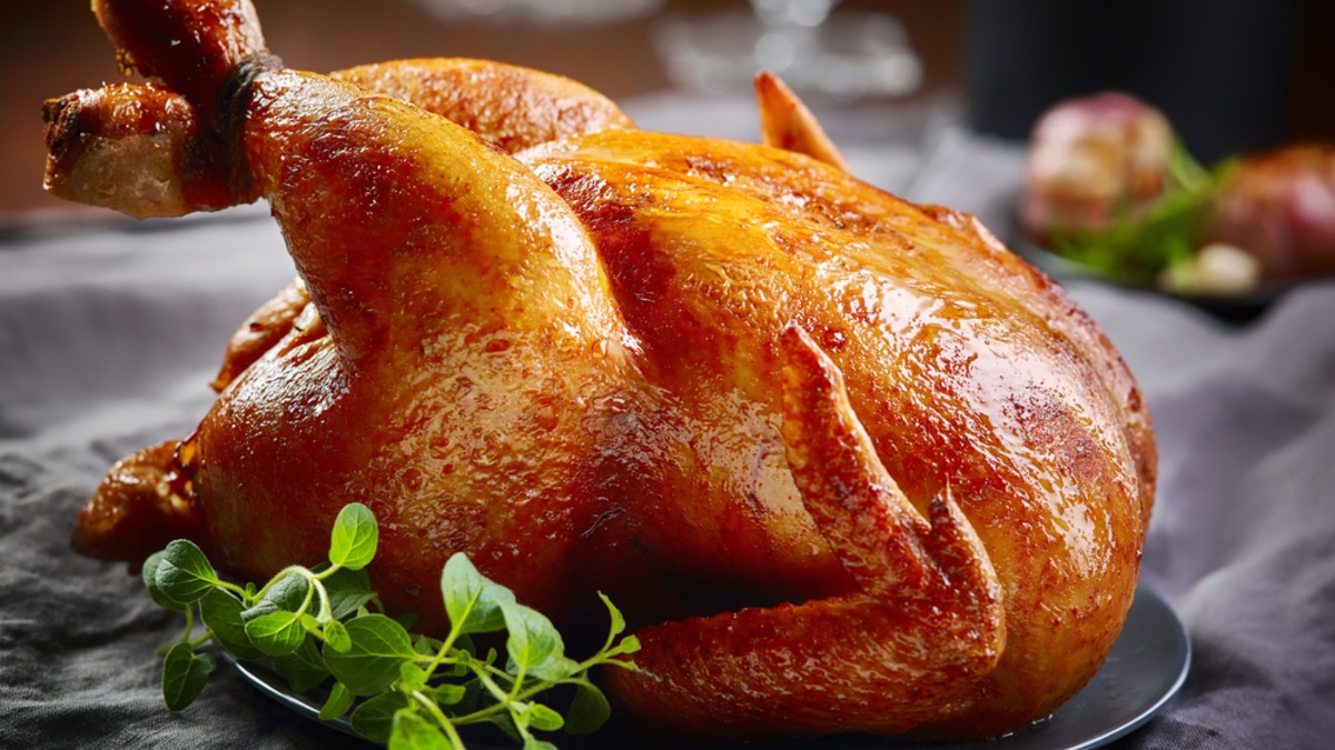 "Хороша курочка перьями, а мясом еще лучше": отмечаем 13 ноября Всемирный день курицы с рецептами от "Едим Дома" "Хороша курочка перьями, а мясом еще лучше": отмечаем 13 ноября Всемирный день курицы с рецептами от "Едим Дома"