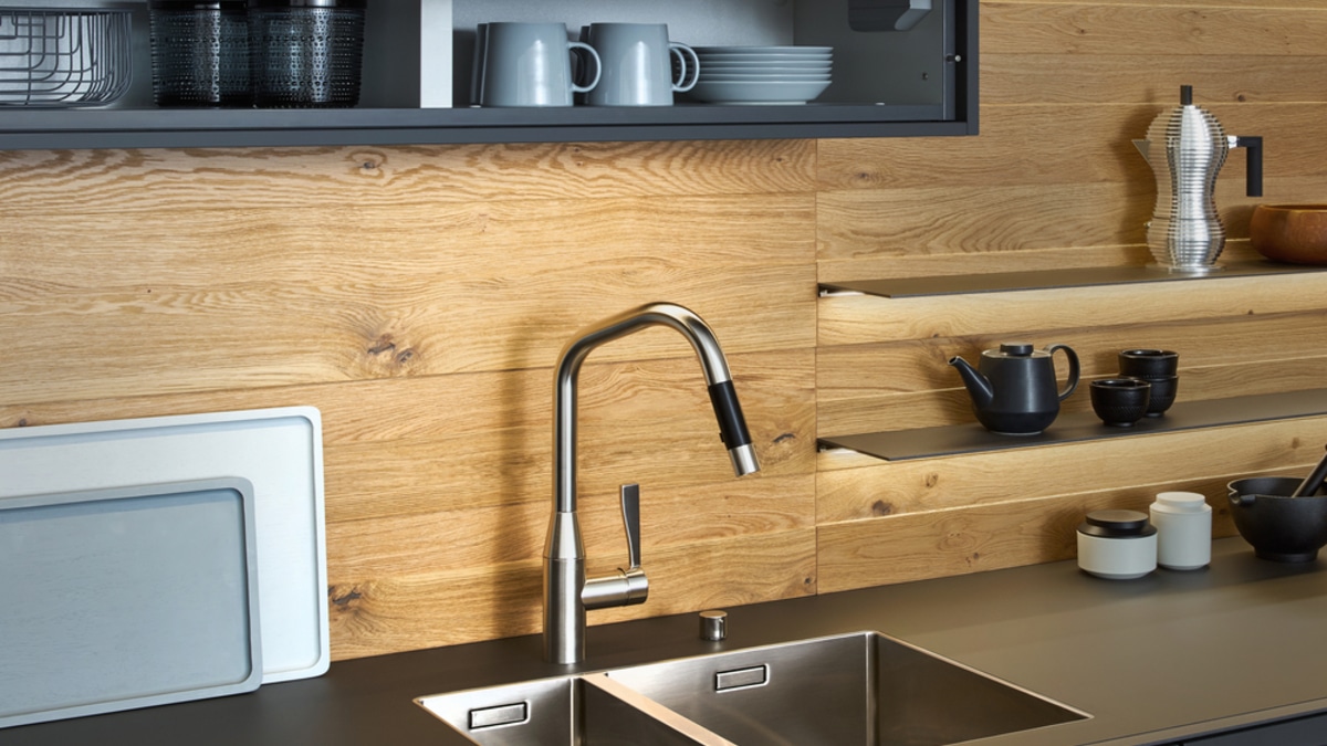 Почему во время отпуска начинает вонять из раковины: не допустить запаха совсем несложно