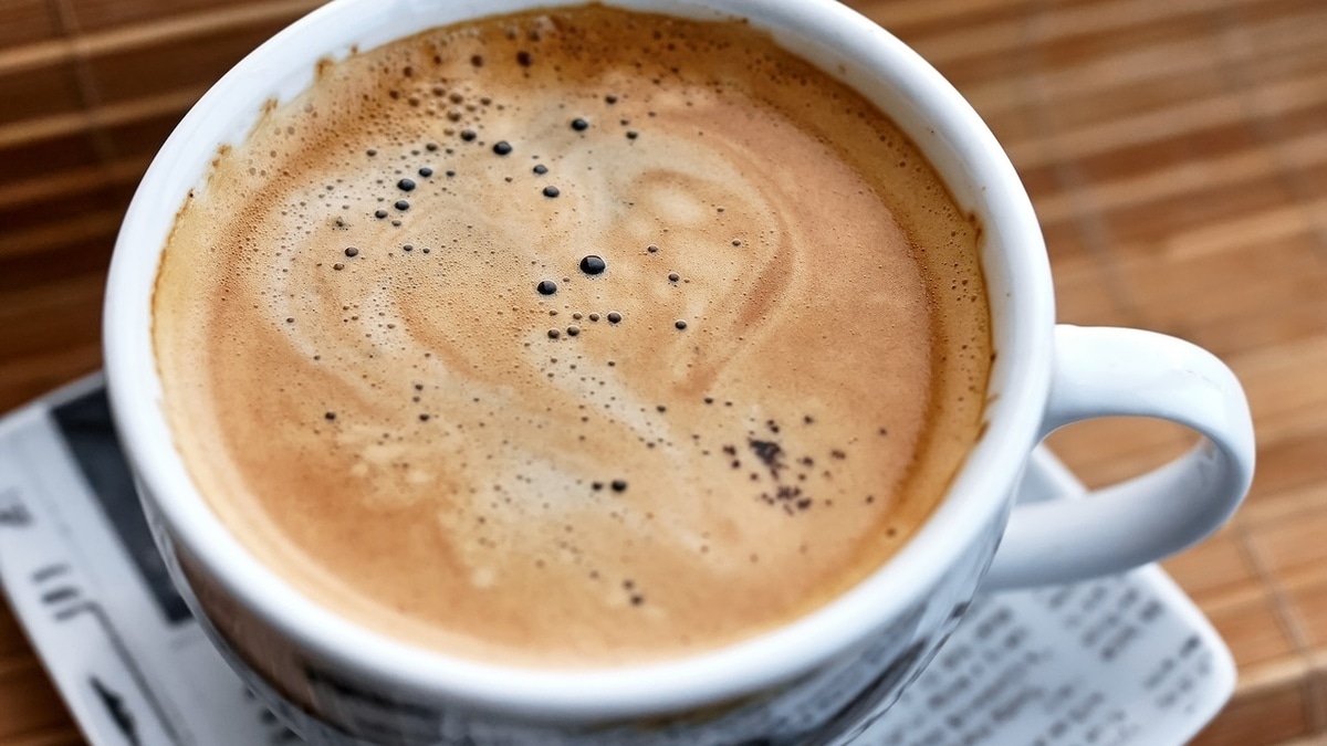 Сомнолог Бузунов развеял популярный миф об употреблении кофе на ночь