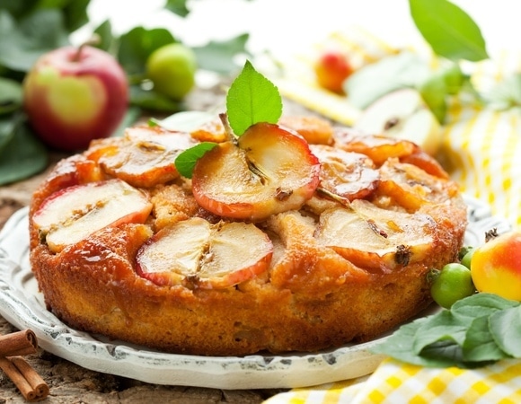 Сахар, розмарин и немного фантазии: кондитер Вашурина поделилась 5 способами "прокачать" шарлотку