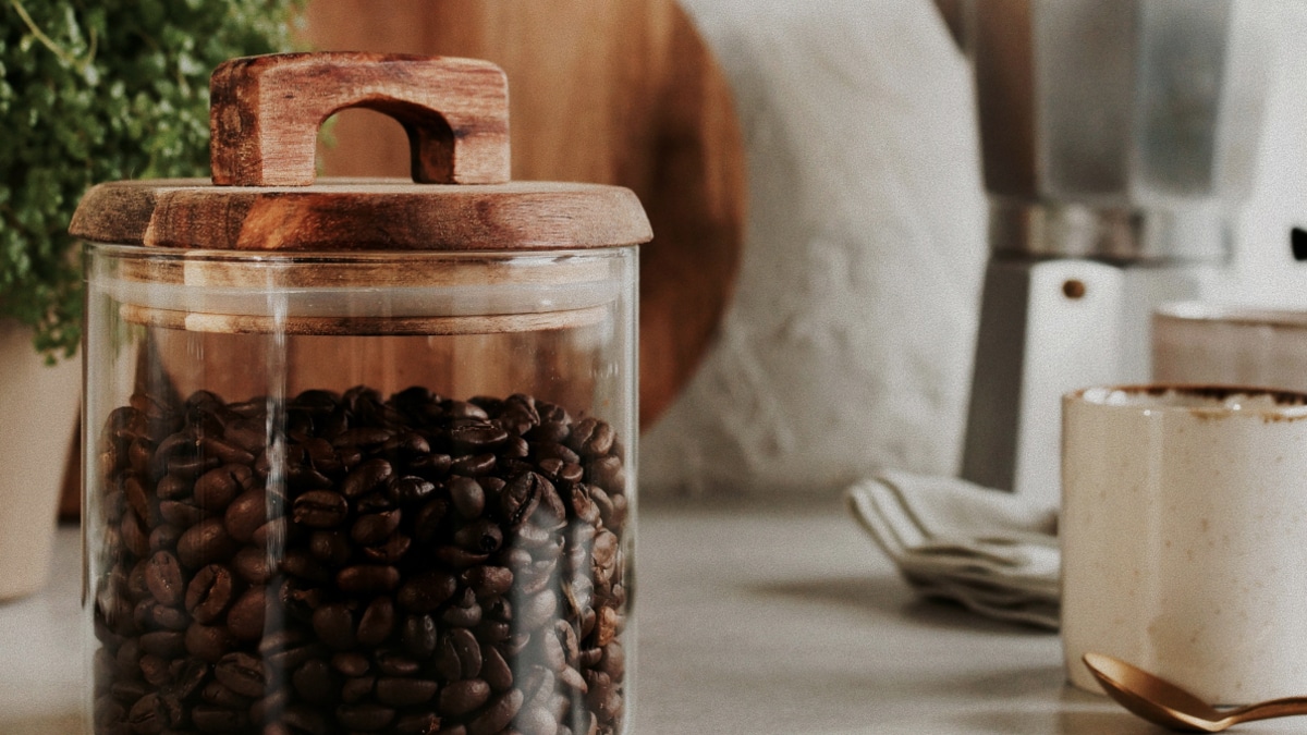 Насыщенный аромат и яркий вкус надолго: как правильно хранить кофе?