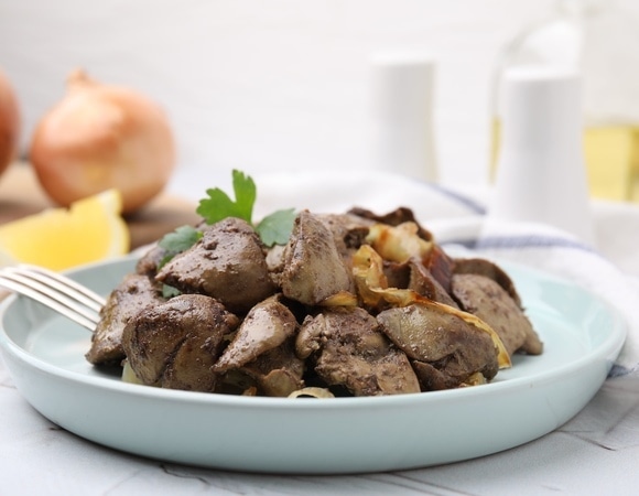 Почему куриная печень становится "резиновой": технолог назвал самые частые ошибки 