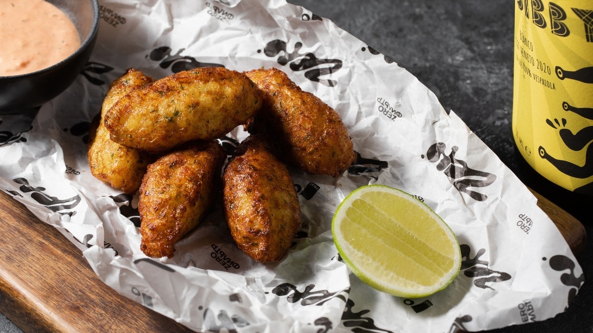 Простой рецепт рыбных пирожков с минтаем от шеф-повара