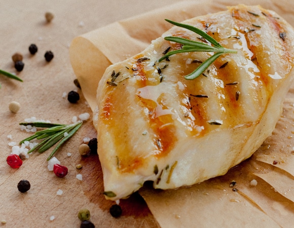 Больше не сухая: как запечь куриную грудку и сохранить сочность 