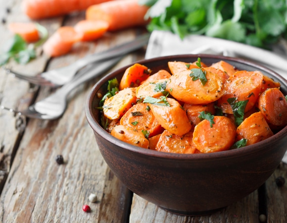 Отложите надоевшие макароны и рис: этот овощ может стать невероятным гарниром, особенно, если правильно его приготовить