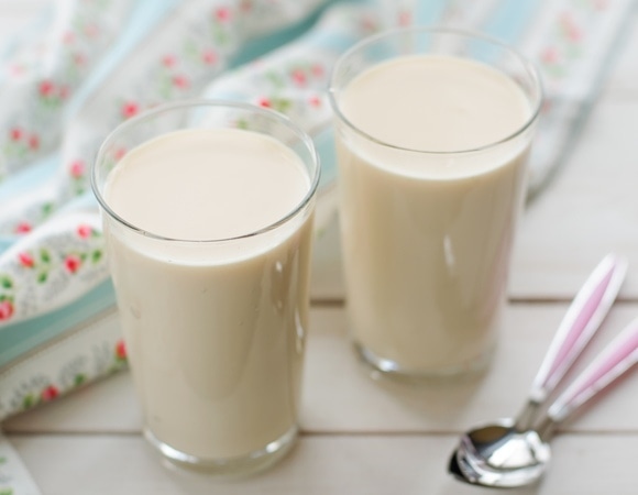 Не кефиром единым: в Роскачестве рассказали, чем полезна ряженка и когда ее лучше пить 