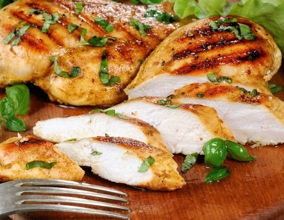 Почему курица не жарится, а варится? Спросили у шеф-повара, а он указал на главные ошибки