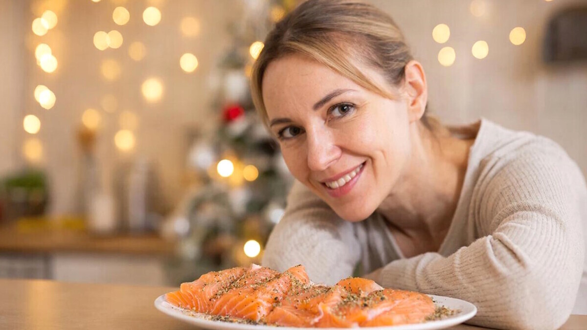 "Планируйте за 2–3 дня до праздника": шеф-повар рассказала, как с первого раза засолить красную рыбу дома