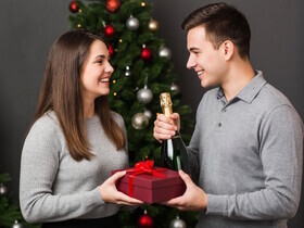 Что подарить на Новый год из еды: эксперт по этикету предложила 3 безошибочных варианта Что подарить на Новый год из еды: эксперт по этикету предложила 3 безошибочных варианта