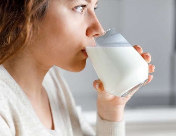 "Запивать нужно": доктор Мясников ответил на вопрос, можно ли употреблять молочные продукты и при приеме антибиотиков