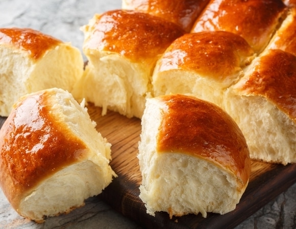 Как будто испекли сами: эта хитрость придает покупным хлебобулочным изделиям вкус и аромат домашних
