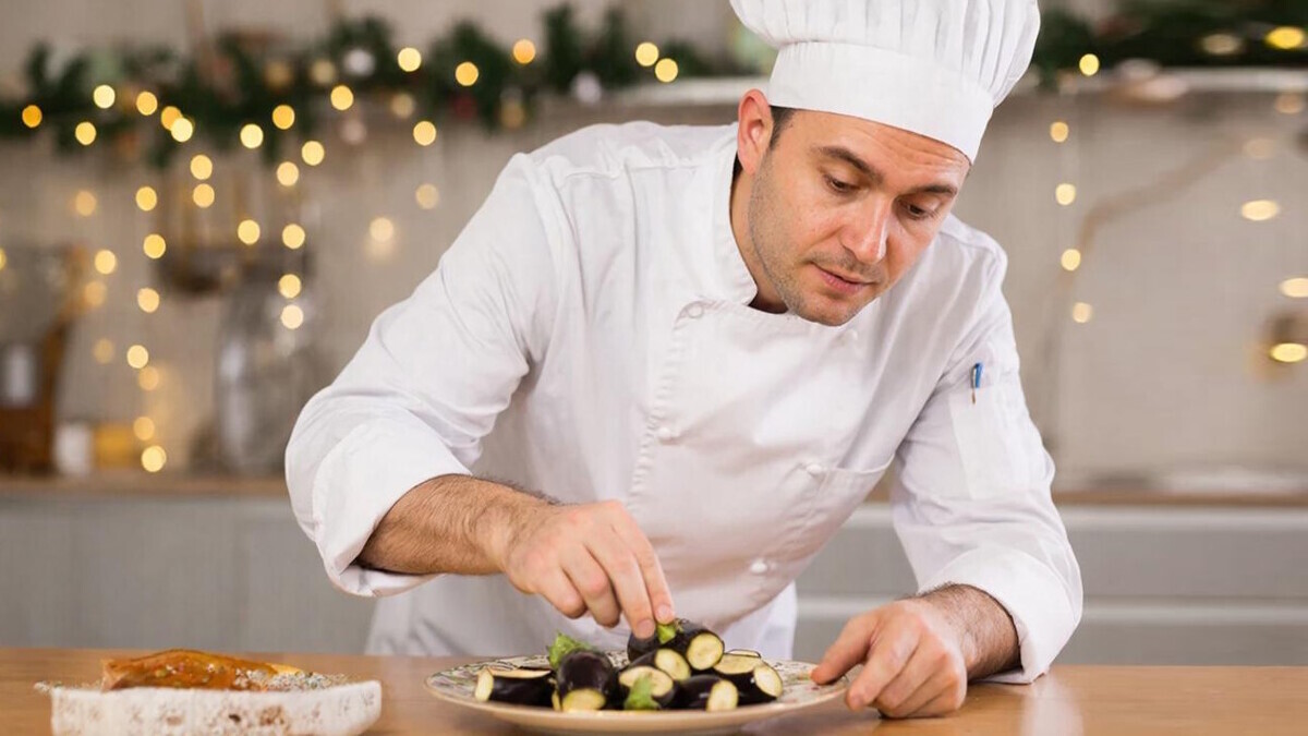 Никто не поверит, что это постная еда: шеф-повар дал 5 советов, как приготовить горячие блюда на новогодний стол без мяса Никто не поверит, что это постная еда: шеф-повар дал 5 советов, как приготовить горячие блюда на новогодний стол без мяса