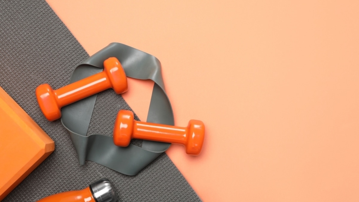 Можно ли заниматься при простуде? Фитнес-тренер рассказал, при каких симптомах спорт на пользу, а при каких — его надо исключить Можно ли заниматься при простуде? Фитнес-тренер рассказал, при каких симптомах спорт на пользу, а при каких — его надо исключить