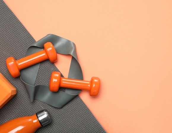 Можно ли заниматься при простуде? Фитнес-тренер рассказал, при каких симптомах спорт на пользу, а при каких — его надо исключить