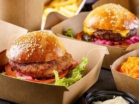 Кажется, что помогает: эндокринолог объяснила, почему при похмелье так тянет на фастфуд Кажется, что помогает: эндокринолог объяснила, почему при похмелье так тянет на фастфуд