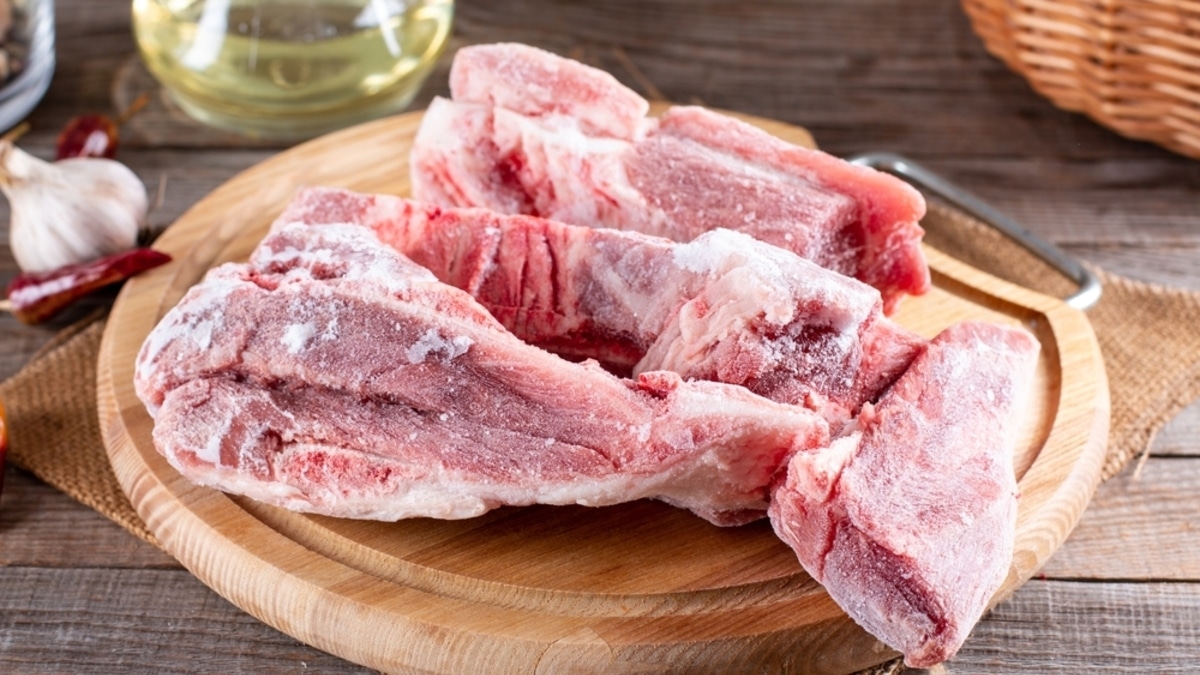 Повторно, но правильно замораживать мясо: биолог подсказала лазейку, как не испортить продукт