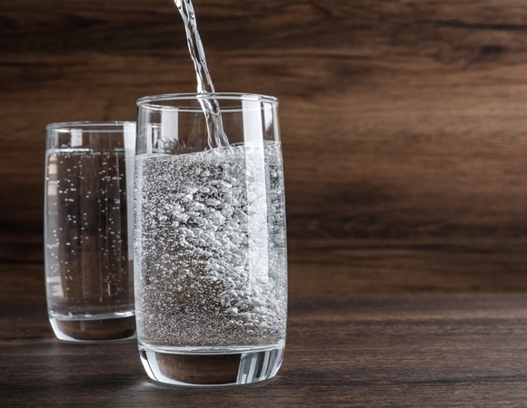 "Не давиться": доктор Мясников назвал наиболее грамотный сигнал того, что организму нужна вода "Не давиться": доктор Мясников назвал наиболее грамотный сигнал того, что организму нужна вода