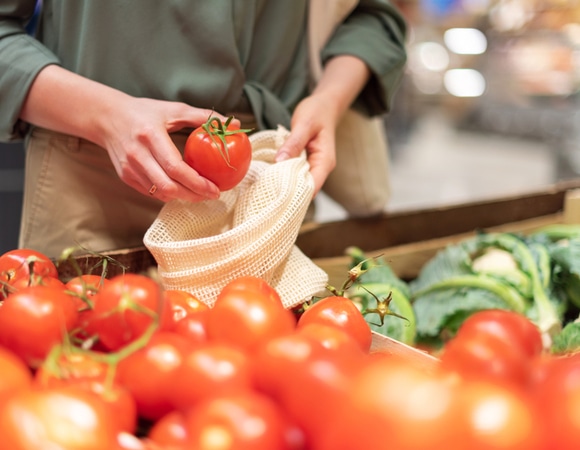 Почему зимой дорожают продукты: даже тепличные помидоры и огурцы Почему зимой дорожают продукты: даже тепличные помидоры и огурцы