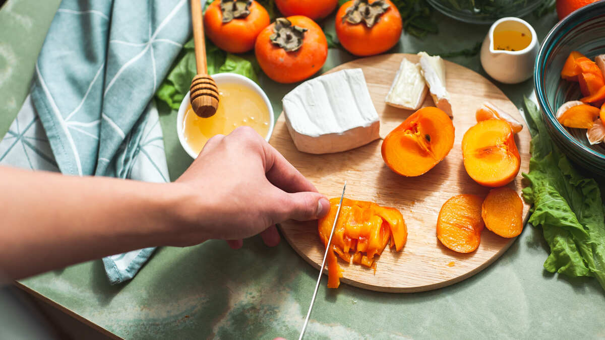 От френч-тоста и каши до хачапури — шеф-повара поделились рецептами блюд с хурмой От френч-тоста и каши до хачапури — шеф-повара поделились рецептами блюд с хурмой