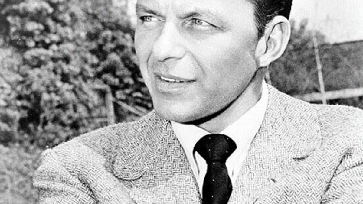 Любимый салат Фрэнка Синатры: как готовили блюдо для легендарного певца