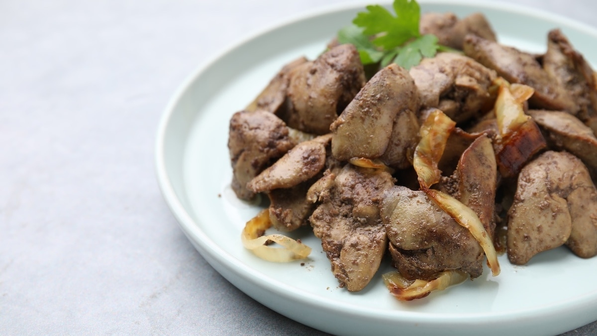 Куриная, говяжья или свиная? Диетолог Мойсенко ответила, какая печень содержит больше железа и витаминов 