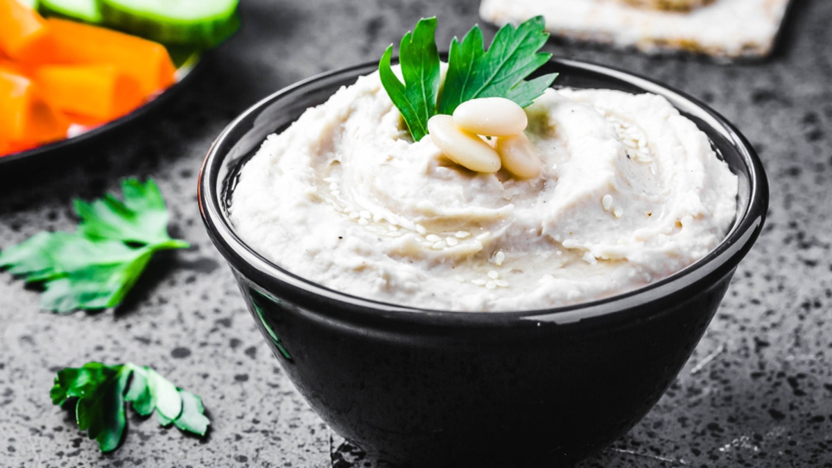 Гости попросят и добавку, и рецепт: учимся готовить сливочный соус из артишоков от Марты Стюарт