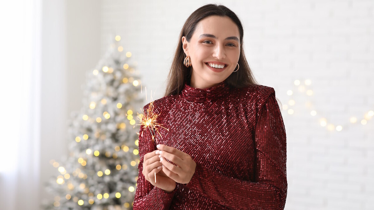 "Люди теряют жилье": как встретить Новый год и не устроить пожар из-за петард, гирлянд и бенгальских огней