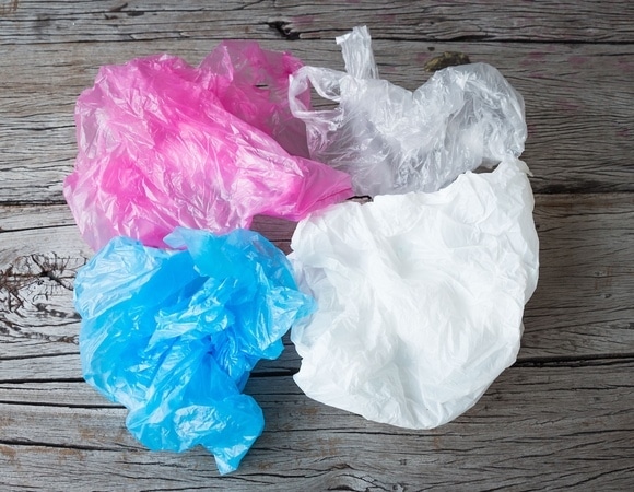 Пакет с пакетами: почему он есть почти в каждом доме — рассказал психолог