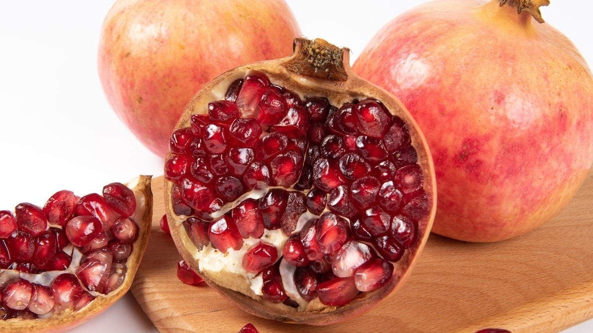 Лежит до 2 месяцев: эксперты подсказали, куда спрятать гранат для долгого хранения