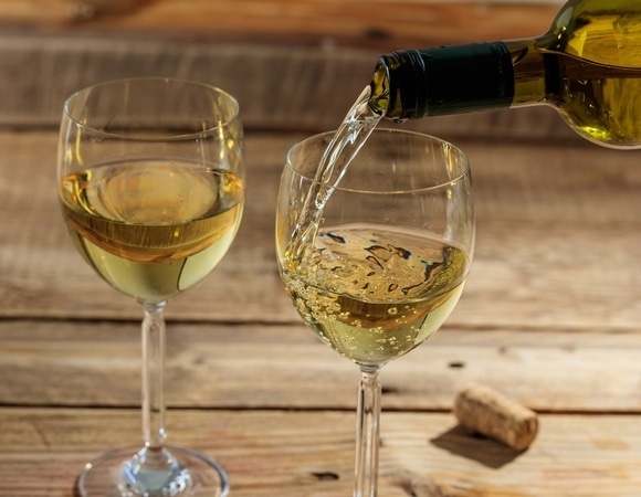 Россияне полюбили безалкогольное вино: диетолог сказала, можно ли так заработать зависимость Россияне полюбили безалкогольное вино: диетолог сказала, можно ли так заработать зависимость