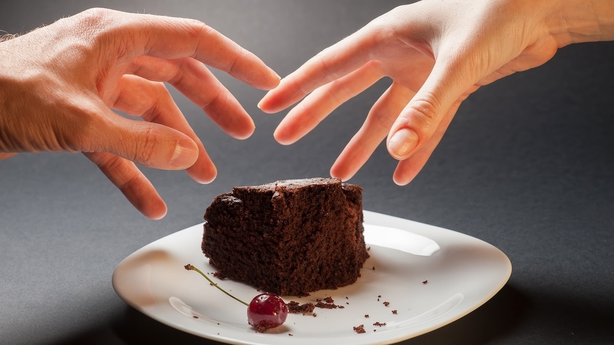 "Откармливать себе врагов": психолог сказал, почему нам так жалко делиться едой "Откармливать себе врагов": психолог сказал, почему нам так жалко делиться едой