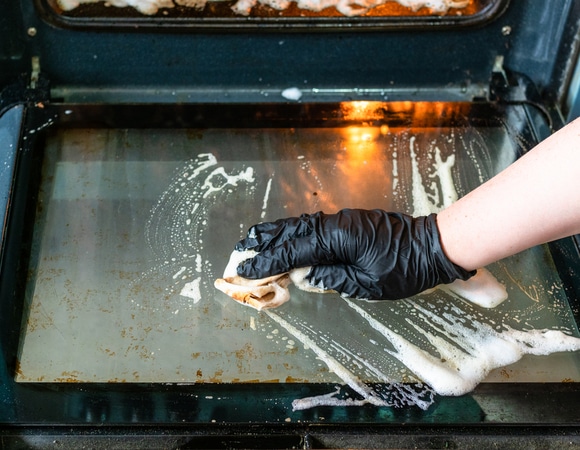 Эксперты раскритиковали новый "лайфхак" из TikTok: это "добьет" вашу духовку и навредит здоровью Эксперты раскритиковали новый "лайфхак" из TikTok: это "добьет" вашу духовку и навредит здоровью