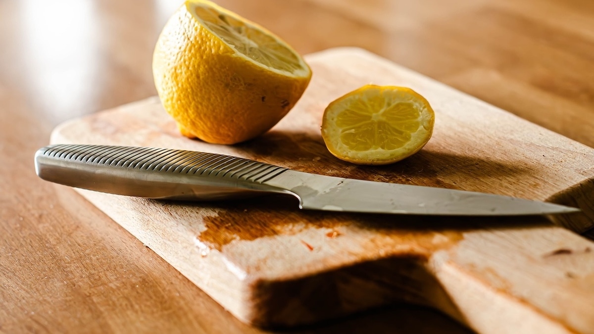 Выбирайте правильную разделочную доску: эксперт объяснила, как не угробить хороший нож Выбирайте правильную разделочную доску: эксперт объяснила, как не угробить хороший нож