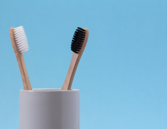 Что будет, если вовремя не сменить зубную щетку: челюстно-лицевой хирург предупредила об опасных последствиях