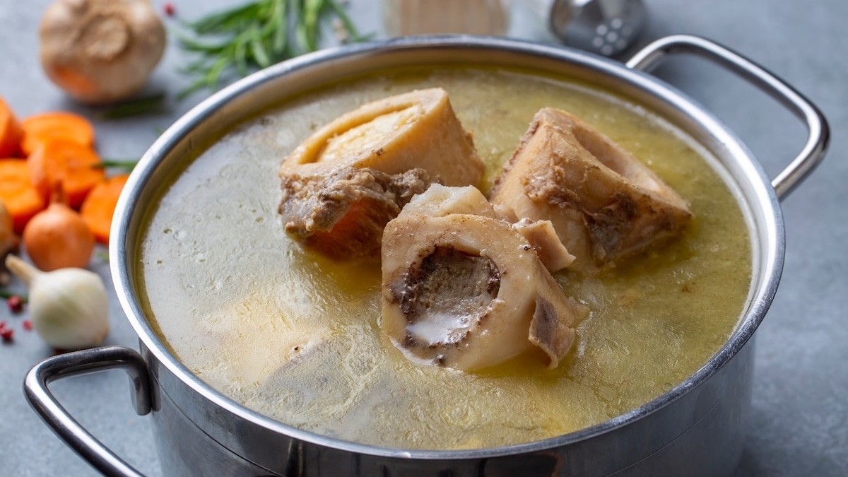 Когда лучше пить костный бульон? Оказывается, для этого блюда есть "удачное время суток" Когда лучше пить костный бульон? Оказывается, для этого блюда есть "удачное время суток"