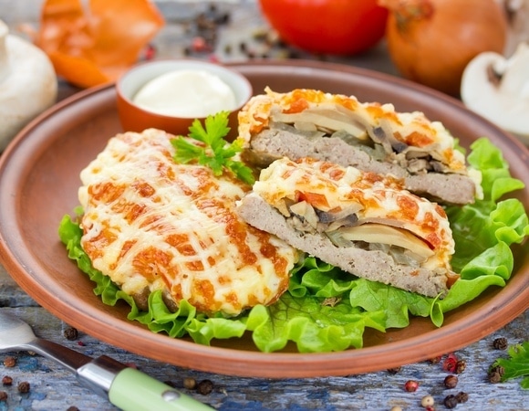 Едят ли французы мясо по-французски? Эксперт объяснила, как придумали одно из самых популярных блюд советской кухни