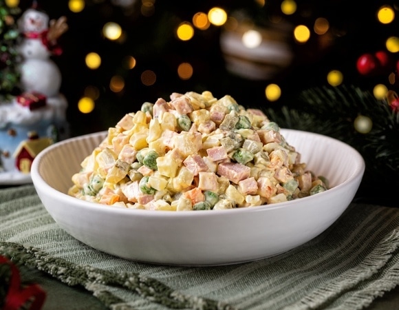 Гвоздь стола: диетолог Мухина ответила, насколько полезен оливье Гвоздь стола: диетолог Мухина ответила, насколько полезен оливье