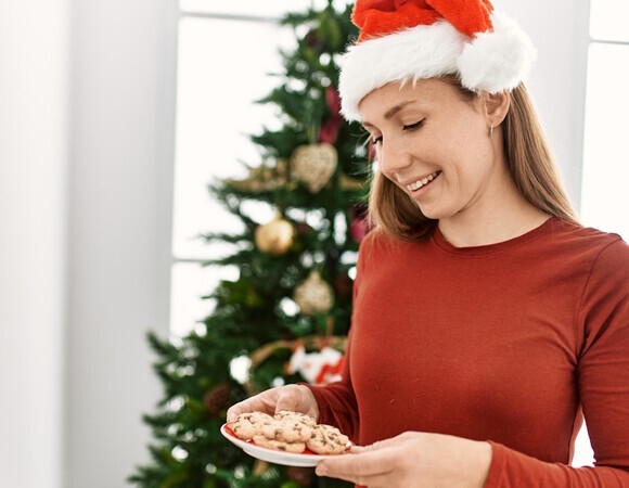 Не встречают на пустой желудок: врач назвала самую вредную новогоднюю привычку 