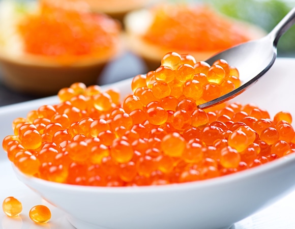 На вид не определить: в Рыбном союзе рассказали, как отличить настоящую икру от подделки