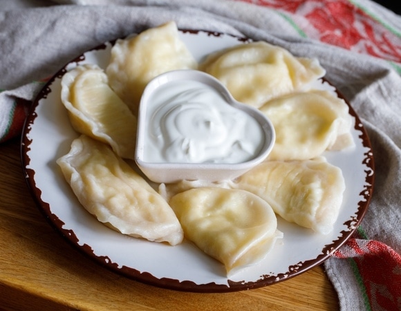 Гадание на варениках: что ждет вас в Новом году — расскажет монета, морковь, "лаврушка" или нитка