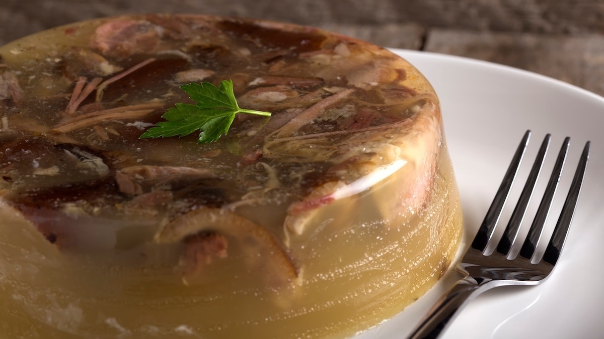 Ну и что, что коллаген? Эксперт развеяла миф о безусловной пользе холодца для суставов