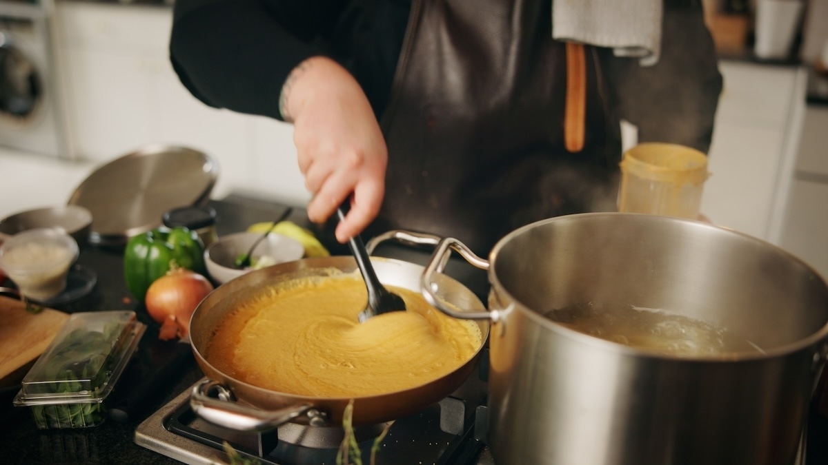 Как одновременно готовить первое, второе и десерт: шеф-повар раскрыла способ экономии времени на кухне