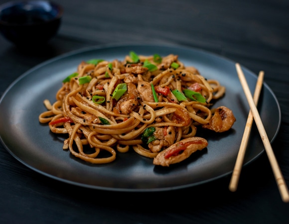 Споры о происхождении блюда окончены: найдена самая древняя лапша в мире — ей 4000 лет