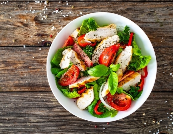 Белок, танцы и работа в зале: личный тренер Шакиры рассказал, как звезда сохраняет стройность в 48 лет