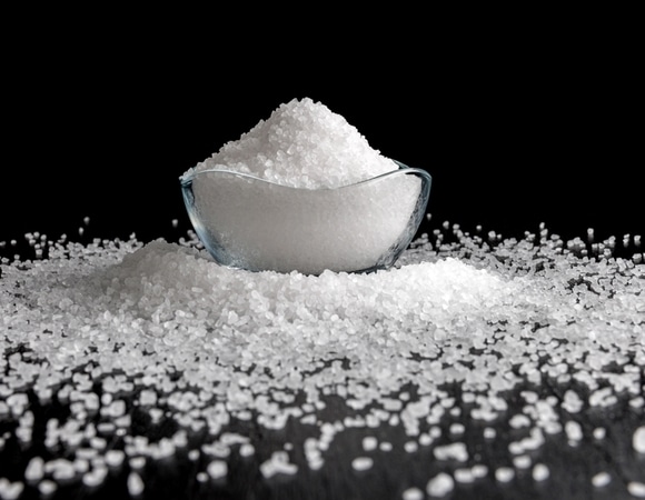 Недостаток натрия не лучше избытка? Доктор Мясников ответил, что будет, если совсем не есть соль